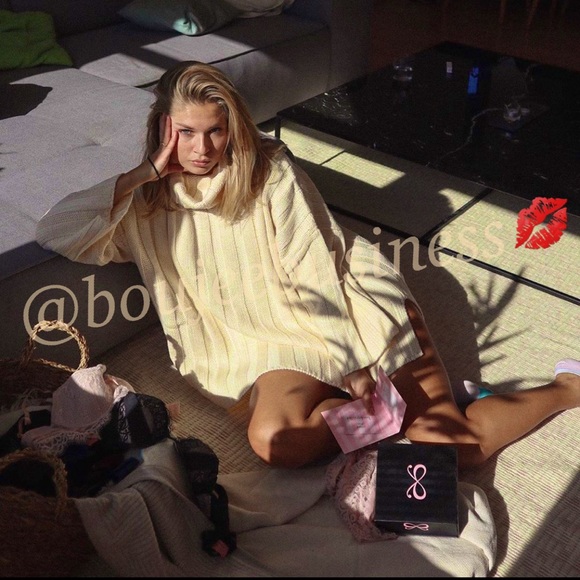 ZARA Oversized Turtleneck Sweater - Picture 2 of 8